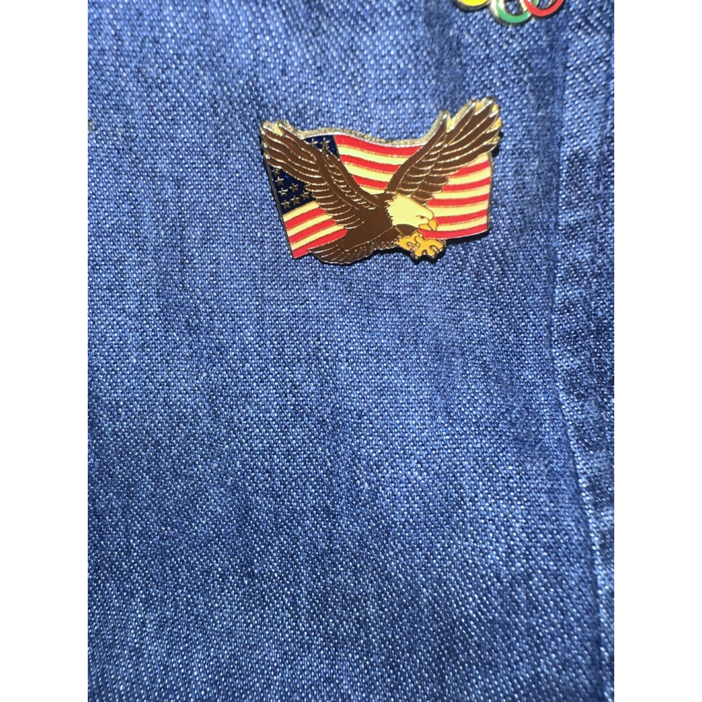 Denim Zip Front vest With 30 + Vintage Pin Collection - Picture 14 of 16